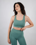 Încarcă imaginea în Gallery viewer, Inspire Square Bra | Winter Green