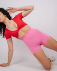 Încarcă imaginea în Gallery viewer, Inspire Twist Crop Top | Candy Red