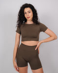 Încarcă imaginea în Gallery viewer, Define Short Sleeve Crop Top | Truffle