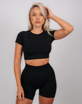 Încarcă imaginea în Gallery viewer, Define Short Sleeve Crop Top | Black