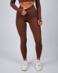 Încarcă imaginea în Gallery viewer, Inspire High Waisted Leggings | Coffee Brown