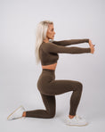 Încarcă imaginea în Gallery viewer, Define High Waisted Leggings | Truffle