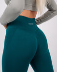 Încarcă imaginea în Gallery viewer, Define High Waisted Leggings | Midnight Green