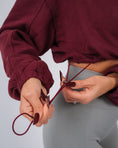 Încarcă imaginea în Gallery viewer, Define Crop Sweatshirt | Plum