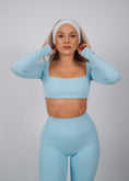Încarcă imaginea în Gallery viewer, Inspire Long Sleeve Crop Top | Baby Blue
