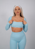 Încarcă imaginea în Gallery viewer, Inspire Long Sleeve Crop Top | Baby Blue
