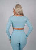 Încarcă imaginea în Gallery viewer, Inspire Long Sleeve Crop Top | Baby Blue
