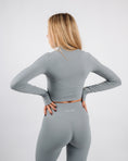 Încarcă imaginea în Gallery viewer, Inspire Crop Jacket | Ice Gray
