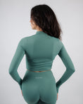 Încarcă imaginea în Gallery viewer, Inspire Crop Jacket | Winter Green
