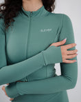 Încarcă imaginea în Gallery viewer, Inspire Crop Jacket | Winter Green
