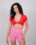 Încarcă imaginea în Gallery viewer, Inspire Twist Crop Top | Candy Red
