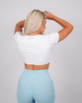 Încarcă imaginea în Gallery viewer, Inspire Twist Crop Top | White
