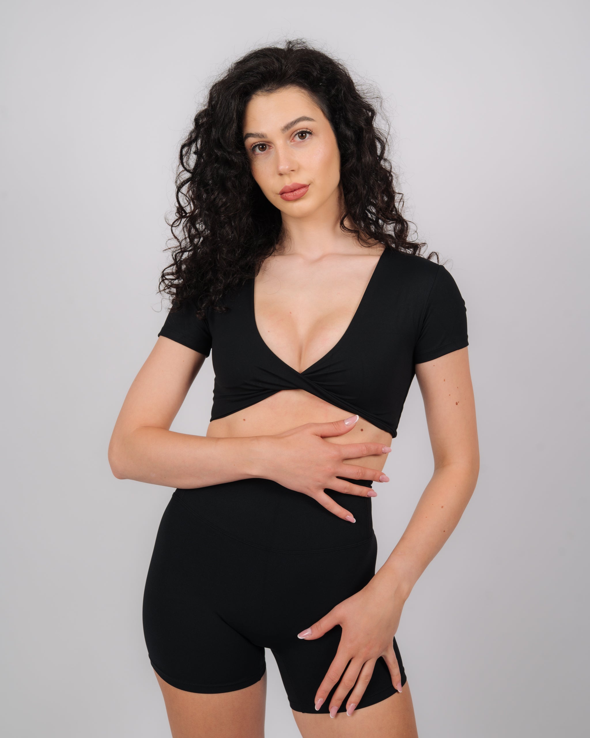 Inspire Twist Crop Top | Black