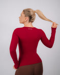 Încarcă imaginea în Gallery viewer, Inspire Long Sleeve Top | Ruby Red
