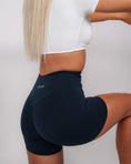 Încarcă imaginea în Gallery viewer, Inspire Shorts | Navy Blue
