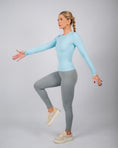 Încarcă imaginea în Gallery viewer, Inspire Long Sleeve Top | Baby Blue
