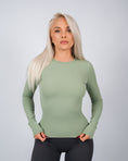 Încarcă imaginea în Gallery viewer, Inspire Long Sleeve Top | Mint Green
