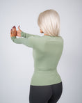 Încarcă imaginea în Gallery viewer, Inspire Long Sleeve Top | Mint Green
