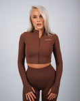 Încarcă imaginea în Gallery viewer, Inspire Crop Jacket | Coffee Brown
