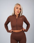 Încarcă imaginea în Gallery viewer, Inspire Crop Jacket | Coffee Brown
