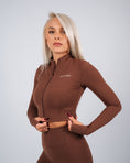 Încarcă imaginea în Gallery viewer, Inspire Crop Jacket | Coffee Brown
