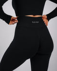 Încarcă imaginea în Gallery viewer, Define High Waisted Leggings | Black

