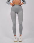 Încarcă imaginea în Gallery viewer, Define High Waisted Leggings | Light Gray
