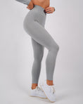 Încarcă imaginea în Gallery viewer, Define High Waisted Leggings | Light Gray
