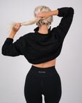 Încarcă imaginea în Gallery viewer, Define Crop Sweatshirt | Black
